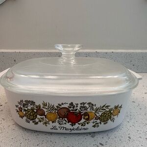 Corningware La Marjolaine White Casserole with Pyrex lid.